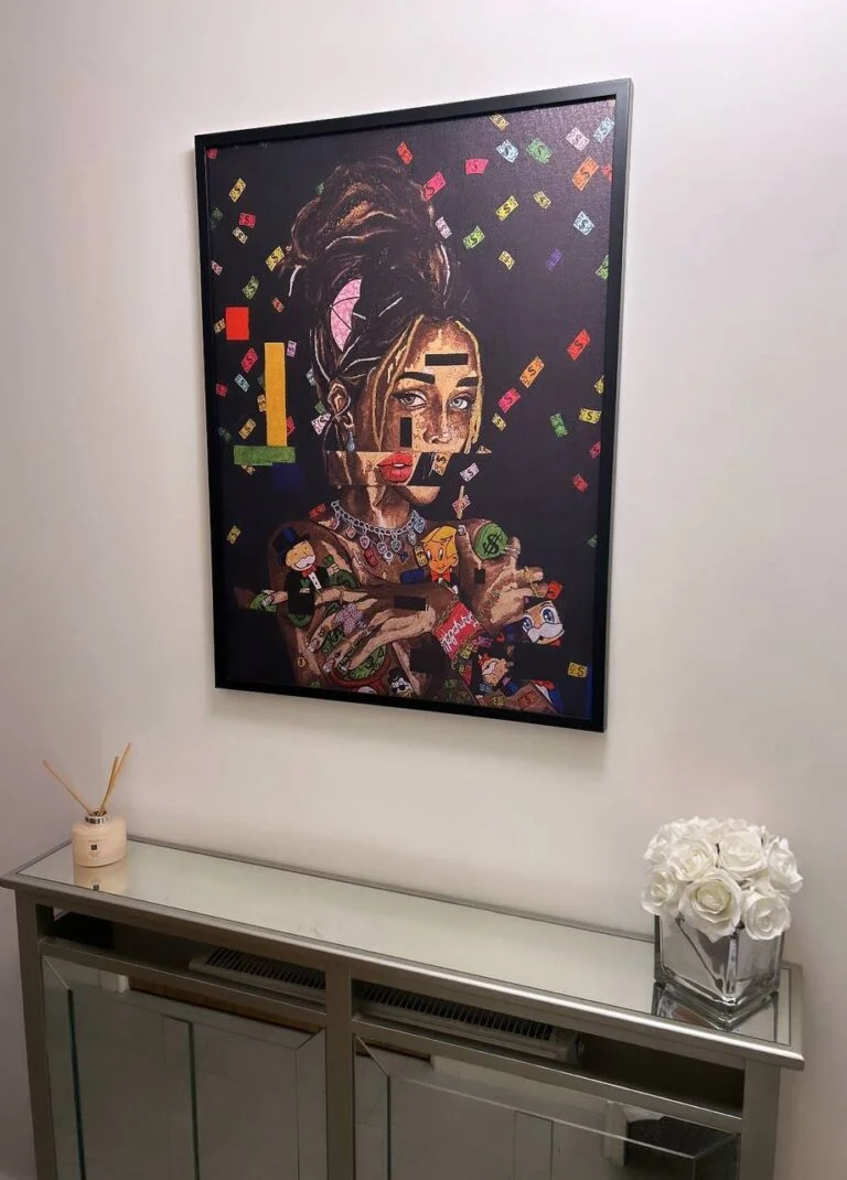 I ordered a beautiful painting from Prakorin, from start to finish the communication was professional and my painting arrived on time as promised and it has pride of place in my hallway. I love the painting and feel it is very eye catching to whoever sees it. I will definitely ordered another painting in the future, the unique style is what draws me to Prakorins paintings.